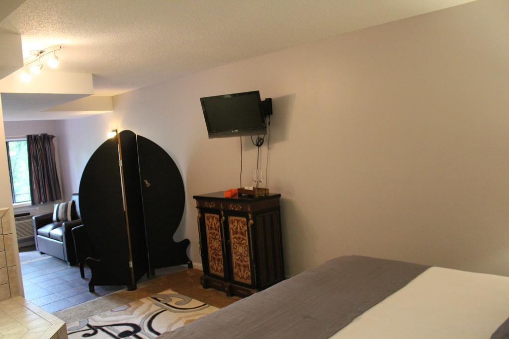 Brydan Suites ユリーカ・スプリングス エクステリア 写真